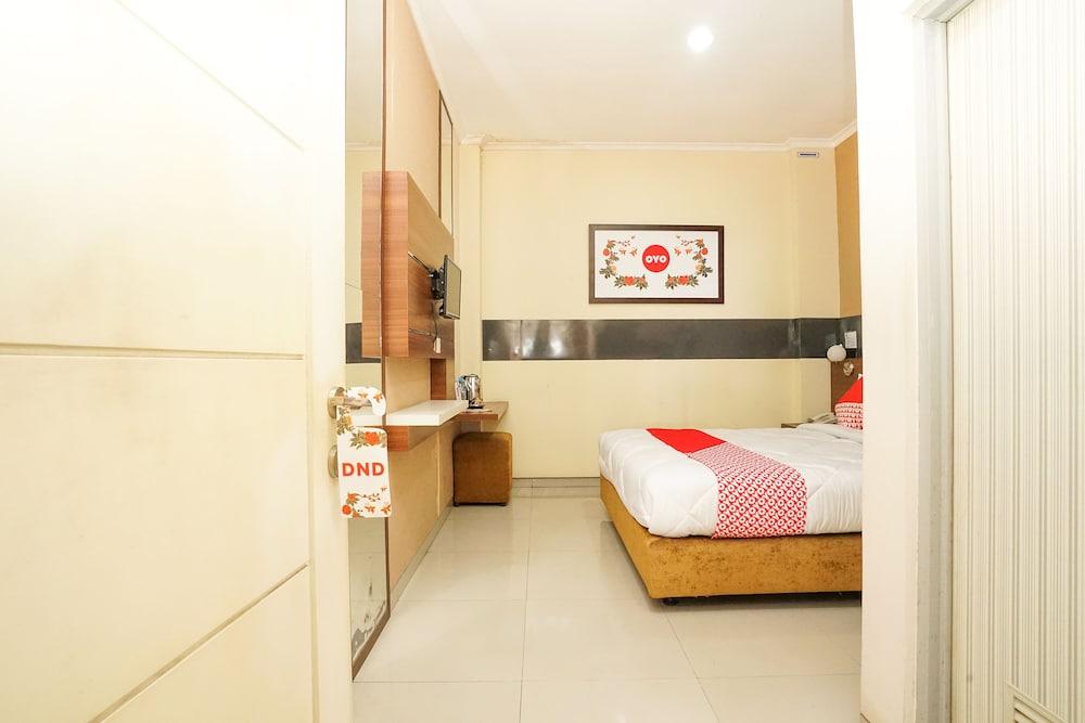 Oyo 450 Semampir Residence Surabaya Luaran gambar