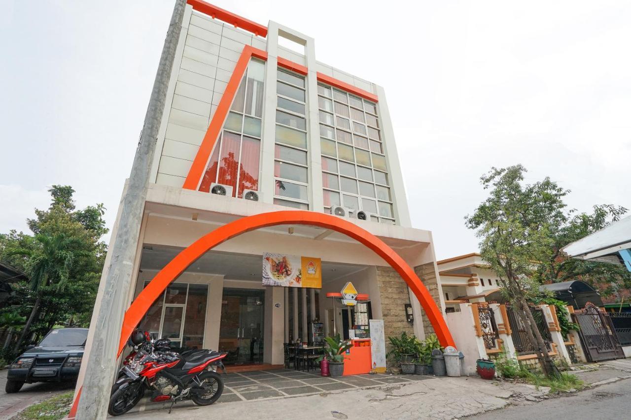 Oyo 450 Semampir Residence Surabaya Luaran gambar